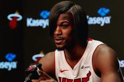 包含巴特勒回归赛场，高光表现首场状态亮眼，公牛观众沸腾！的词条