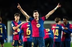 莱万多夫斯基遭遇十五持续失利，拜仁教练压力巨大！赛场气氛高涨的简单介绍