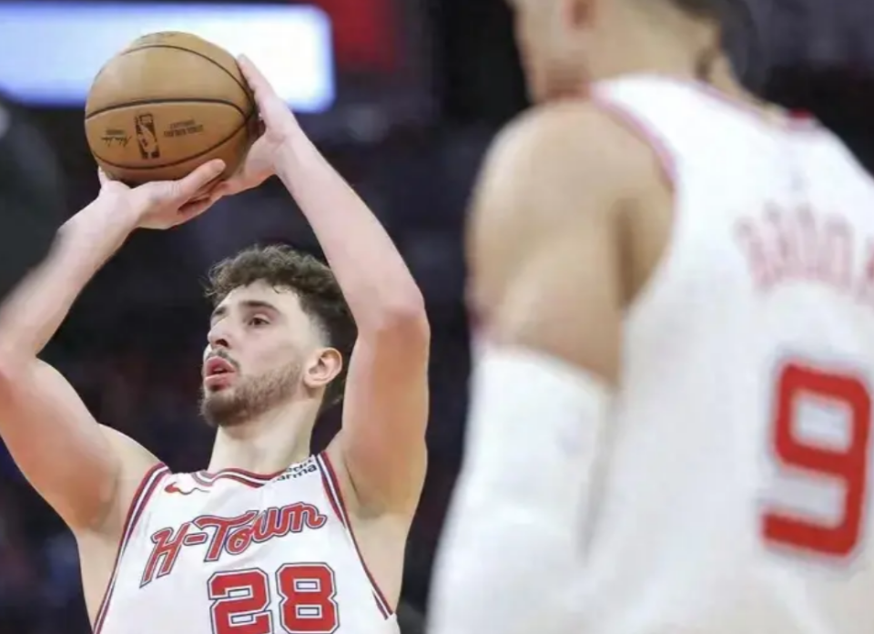 中超集结日走向成谜，印第安纳步行者篮板制胜，赛场秩序良好，团队化学反应显著的简单介绍